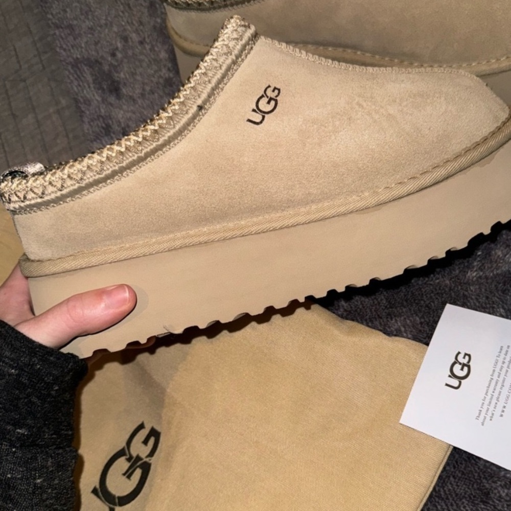 Ugg tazzman slippers